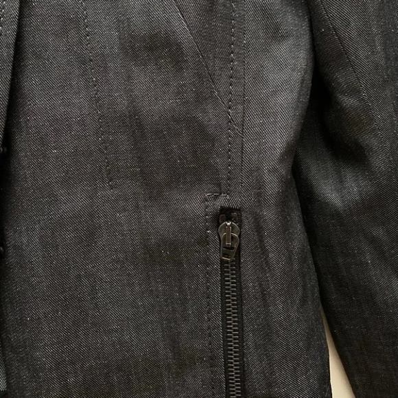 AKRIS PUNTO - Wool & Flax Blazer in Grey Polkadot - Picture 3 of 7